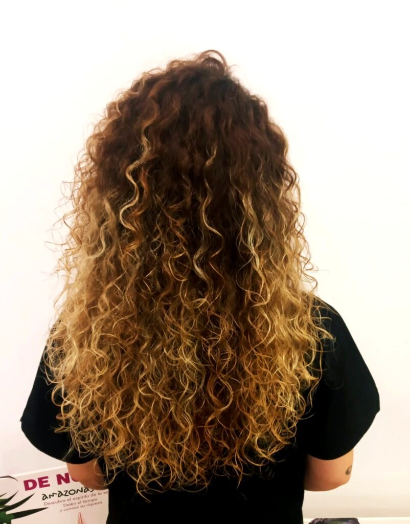 Melena tratada con el método curly