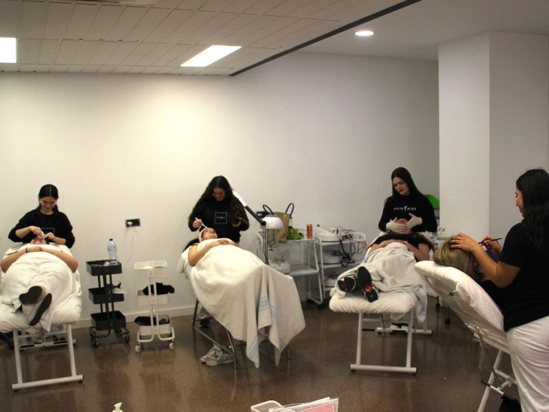 Cómo elegir una buena academia de peluquería y estética